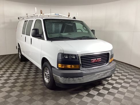 Used 2020 GMC Savana 2500 image 1