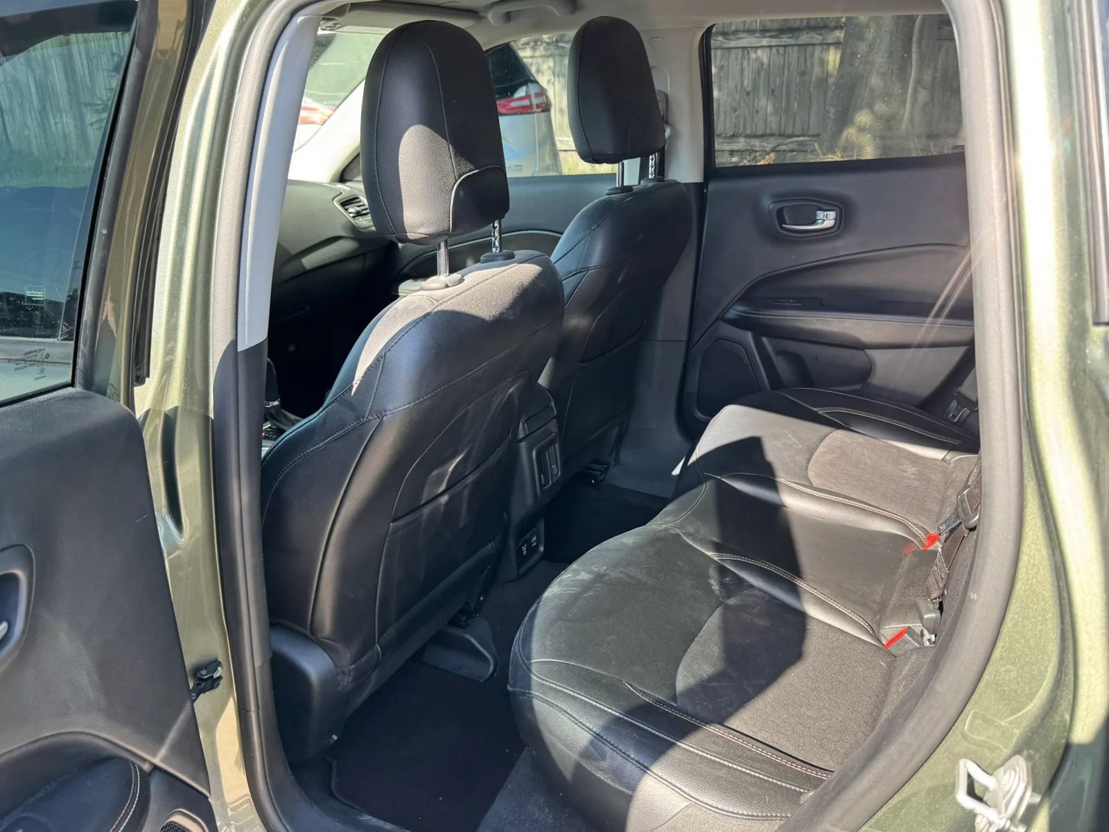 Used 2020 Jeep Compass Latitude w/ Popular Equipment Group FWD image 19