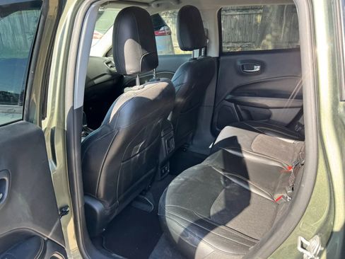 Used 2020 Jeep Compass Latitude w/ Popular Equipment Group FWD image 19
