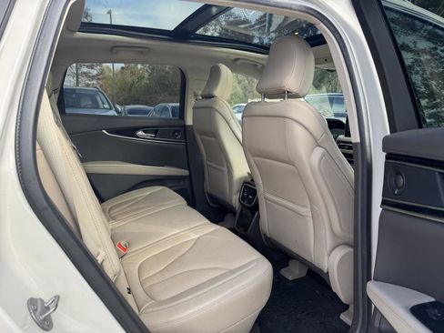 Used 2022 Lincoln Nautilus Reserve w/ Equipment Group 201A image 27