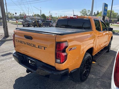 Used 2025 Chevrolet Colorado Z71 w/ Technology Package AWD/4WD image 15