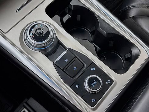 Used 2024 Ford Explorer Platinum w/ Technology Package image 21