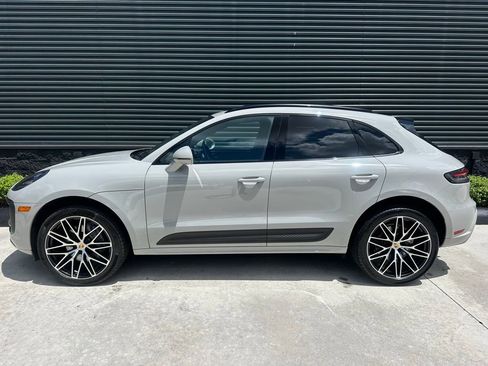 Certified 2023 Porsche Macan AWD/4WD image 2