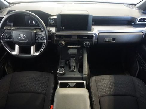Used 2025 Toyota 4Runner SR5 AWD/4WD image 22