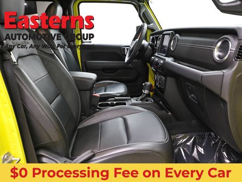Used 2023 Jeep Wrangler Unlimited Sahara AWD/4WD image 24
