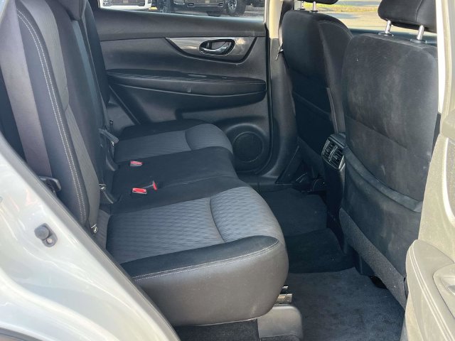 Used 2017 Nissan Rogue S FWD image 21