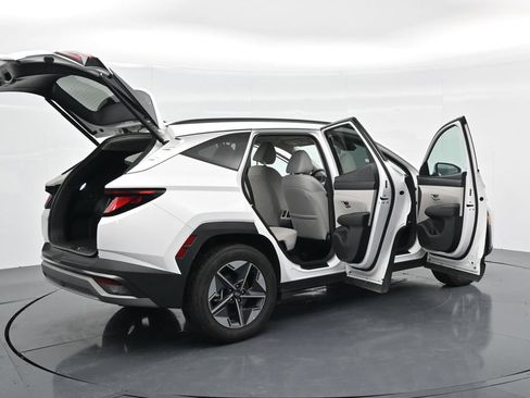 Used 2025 Hyundai Tucson SEL FWD image 40