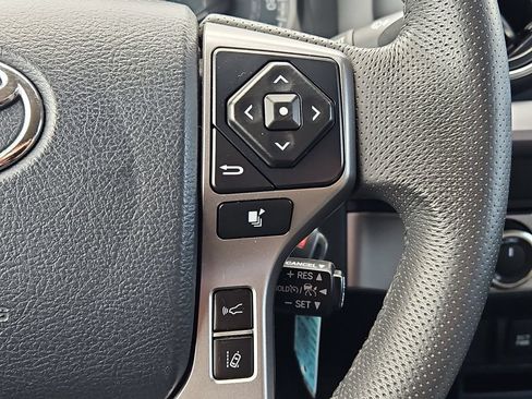 Used 2020 Toyota Tacoma SR5 AWD/4WD image 21