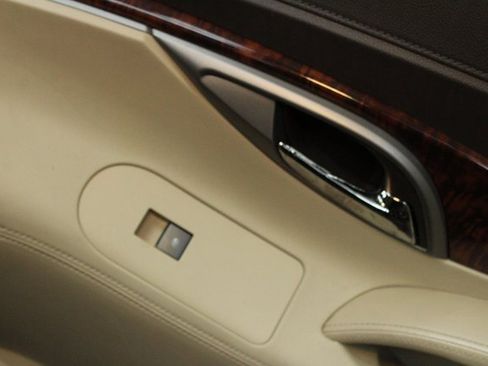 Used 2012 Buick LaCrosse image 9