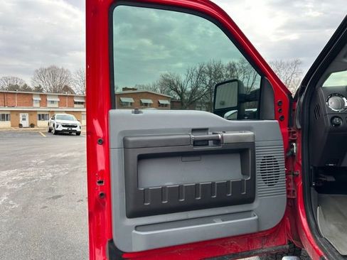 Used 2012 Ford F250 XLT w/ Camper Pkg image 16