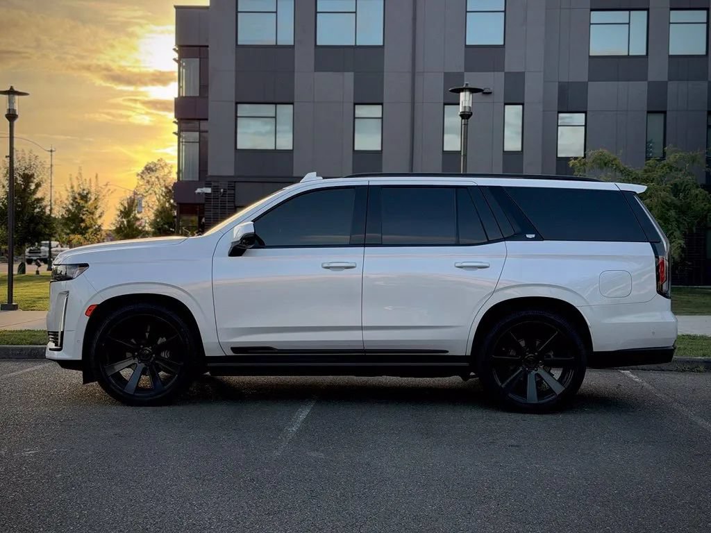 Used 2021 Cadillac Escalade Sport w/ Driver Assist Tech Package AWD/4WD image 4