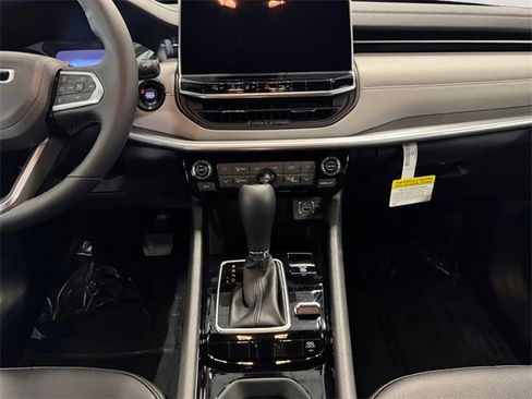 New 2026 Jeep Compass Limited image 11