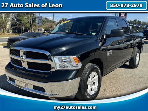 Used 2021 RAM 1500 Classic SLT image 1
