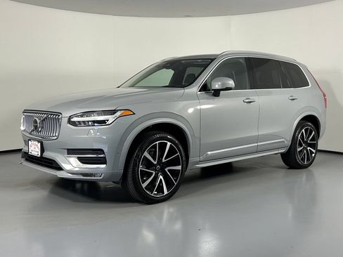 Used 2024 Volvo XC90 B6 Ultimate w/ Lounge Package AWD/4WD image 4