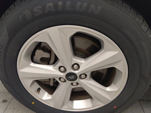 Used 2023 Ford Edge SE image 31