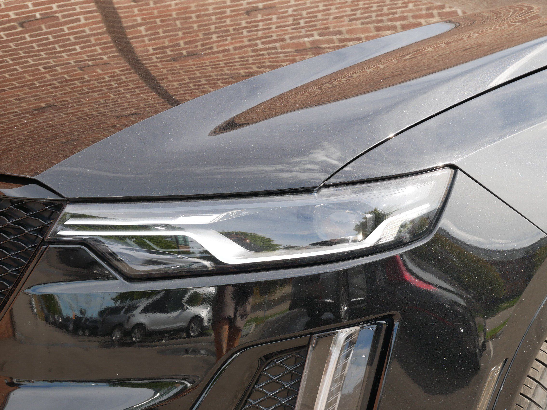 Used 2024 Cadillac XT6 Sport w/ LPO, ONYX Package AWD/4WD image 5