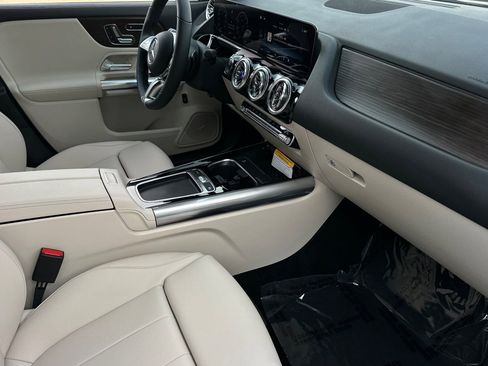 New 2026 Mercedes-Benz GLA 250 image 8