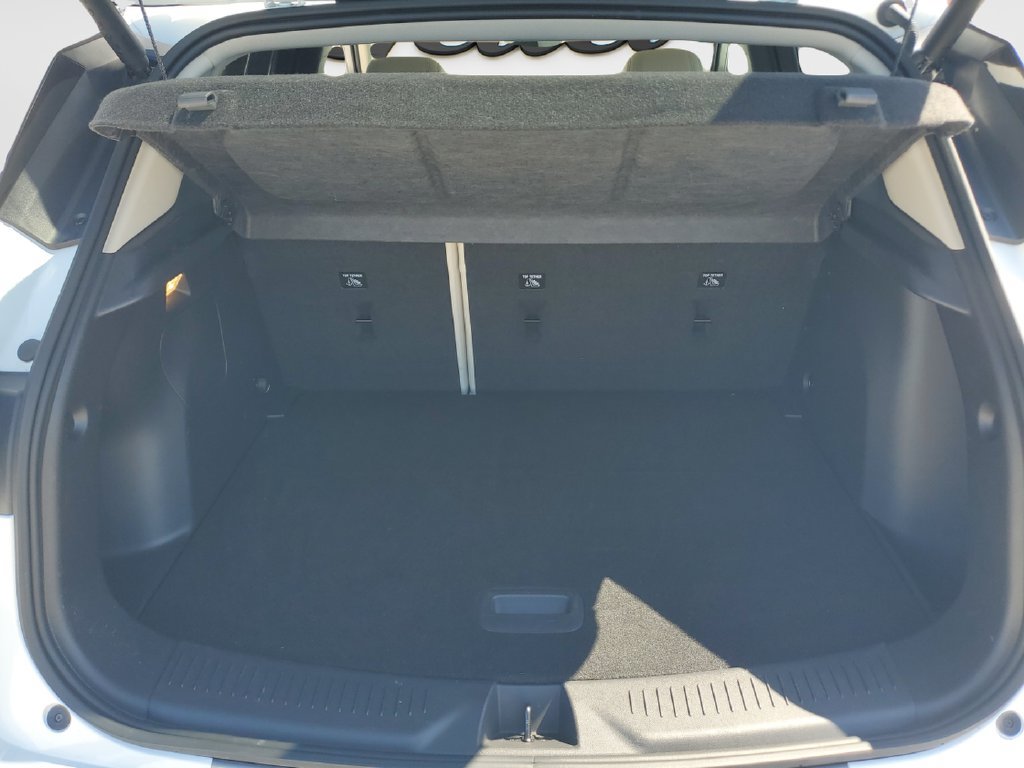 Used 2022 Buick Encore GX Essence w/ Advanced Technology Package FWD image 9