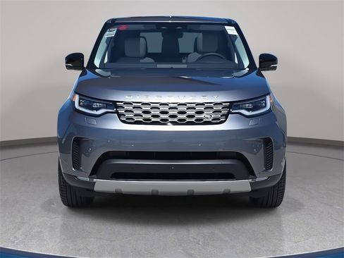New 2025 Land Rover Discovery S image 2