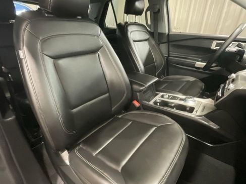 Used 2024 Ford Explorer XLT w/ Equipment Group 202A image 15