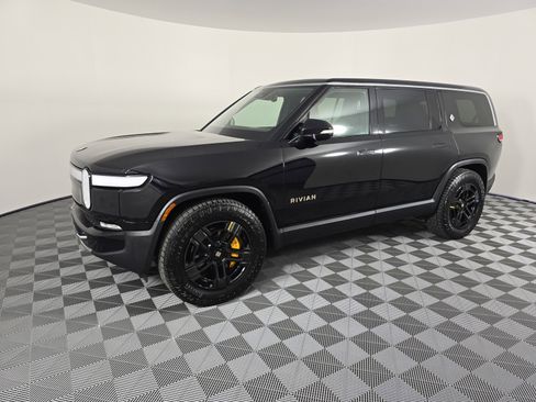 Used 2023 Rivian R1S Adventure image 1