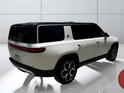 Used 2024 Rivian R1S Adventure AWD/4WD image 10
