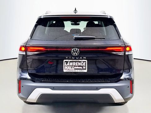 New 2026 Volkswagen Tiguan S FWD image 4
