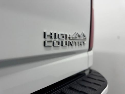 Used 2023 Chevrolet Silverado 2500 High Country w/ Z71 Off-Road Package AWD/4WD image 5