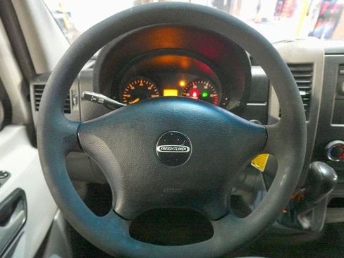 Used 2011 Freightliner Sprinter 2500 image 12
