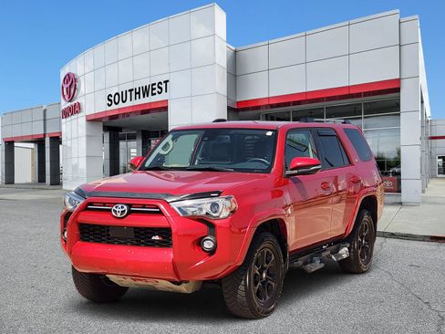 Used 2021 Toyota 4Runner SR5 Premium AWD/4WD image 2