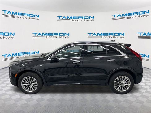 Used 2024 Cadillac XT4 Premium Luxury image 2