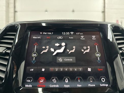 Used 2020 Jeep Cherokee Limited image 30