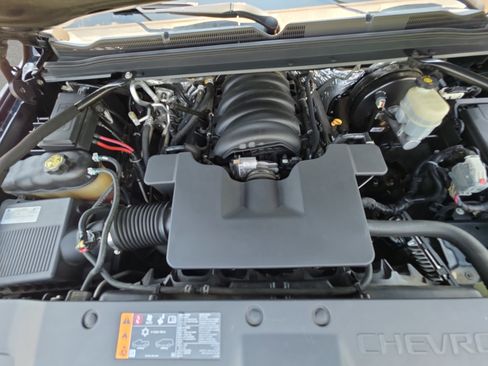 Used 2017 Chevrolet Suburban LS RWD image 31