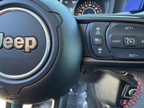 Used 2025 Jeep Wrangler Unlimited Rubicon AWD/4WD image 20
