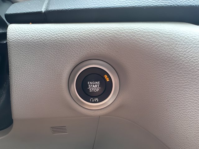 Certified 2018 Chrysler Pacifica Touring w/ Security Group FWD image 17