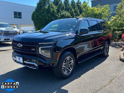 Used 2025 Chevrolet Suburban Z71 AWD/4WD image 3
