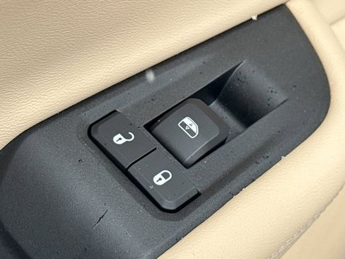 Used 2023 Jeep Grand Cherokee Limited image 31