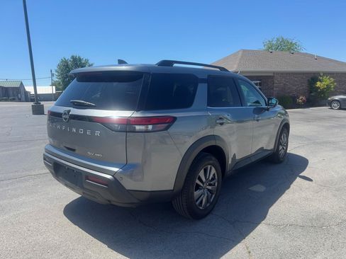 Used 2022 Nissan Pathfinder SV AWD/4WD image 6