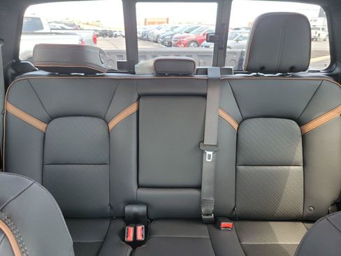 New 2026 GMC Canyon AT4 w/ AT4 Premium Package AWD/4WD image 12