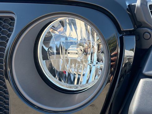 Used 2023 Jeep Wrangler Unlimited Rubicon w/ Cold Weather Group image 9