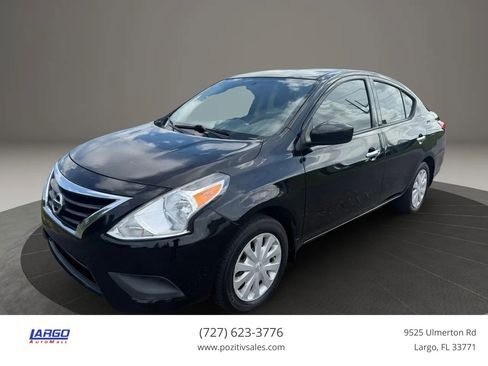 Used 2016 Nissan Versa SV FWD image 1