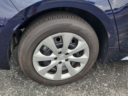 Certified 2025 Toyota Corolla LE image 9