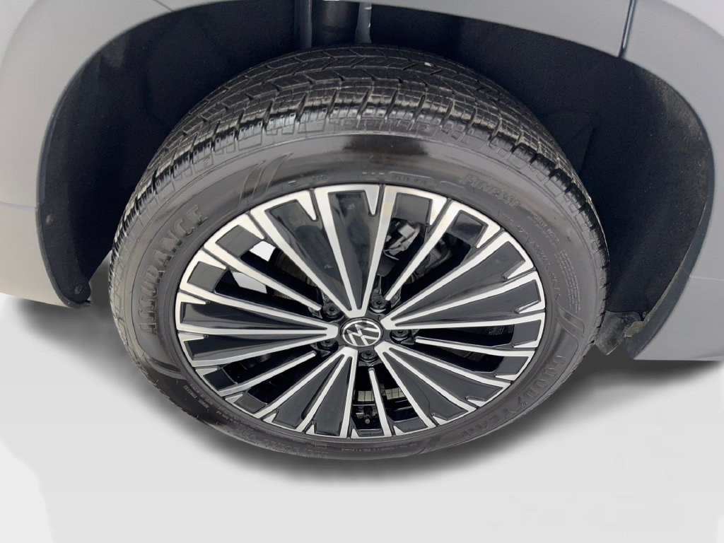 Used 2025 Volkswagen Taos SE FWD image 85
