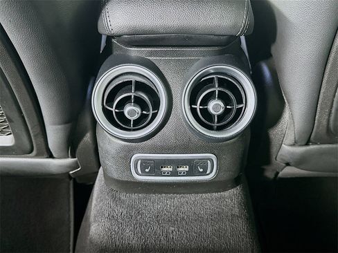 Used 2024 Alfa Romeo Giulia Veloce image 22