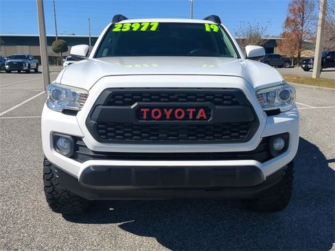 Used 2019 Toyota Tacoma SR5 image 9