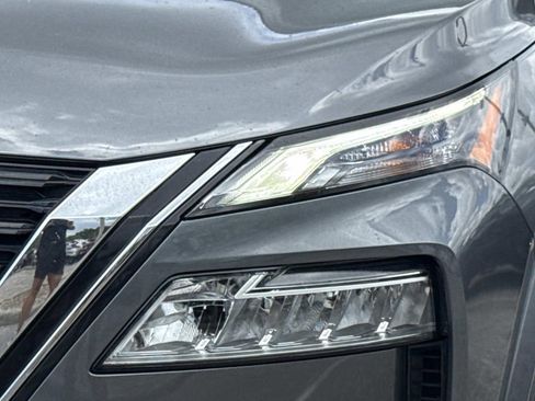 Certified 2022 Nissan Rogue SV FWD image 10