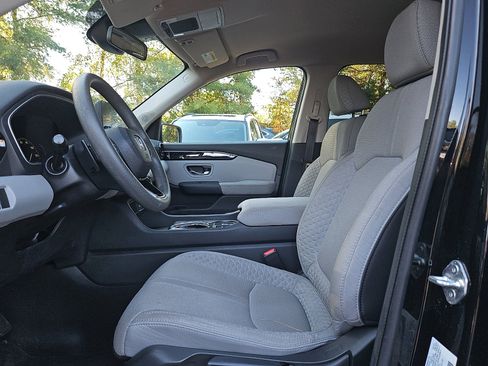 Certified 2023 Honda Pilot LX image 15