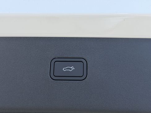 New 2026 Volvo EX30 Ultra image 9