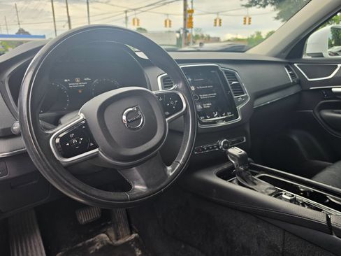 Used 2020 Volvo XC90 T6 Momentum AWD/4WD image 6