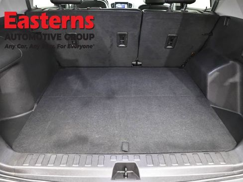 Used 2024 GMC Terrain SLT AWD/4WD image 9